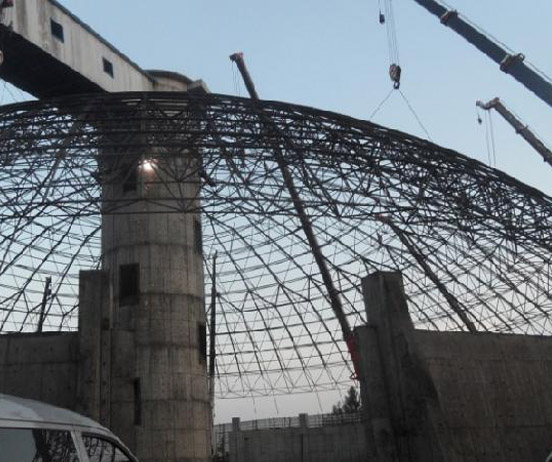 鹤岗网架分条或分块安装法